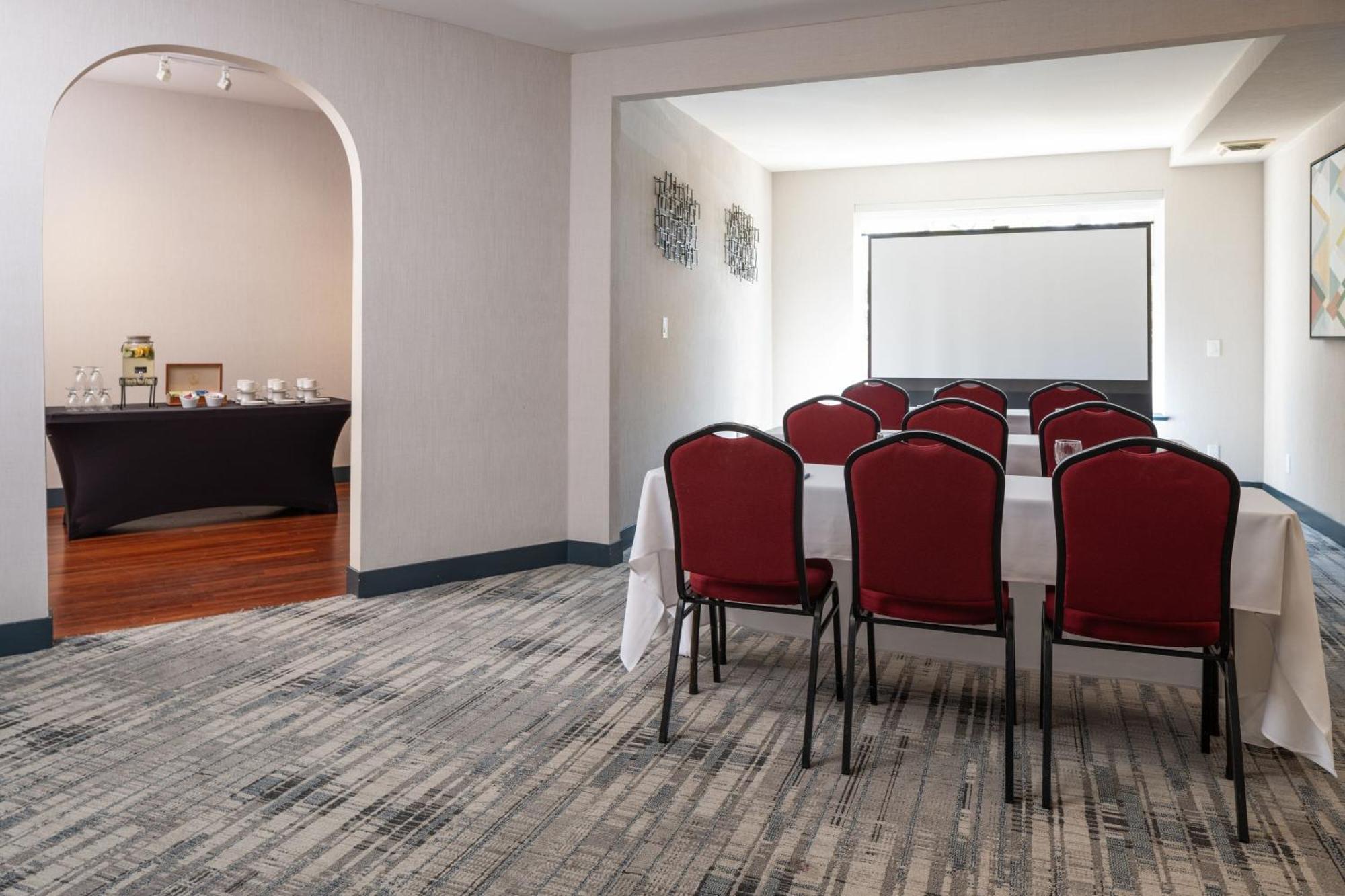 Four Points By Sheraton Victoria Gateway Langford Zewnętrze zdjęcie
